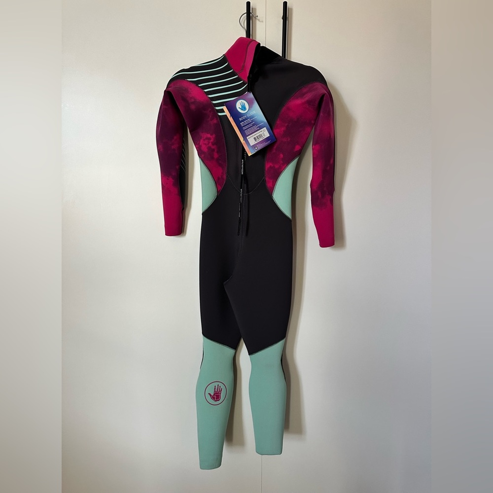 BRAND NEW NEVER WORN BODY GLOVE 3/2mm wetsuit size 3/4
